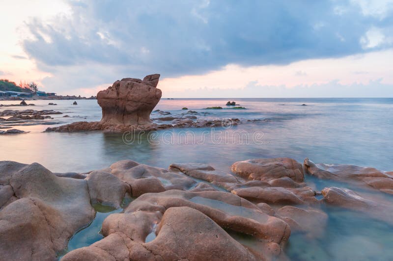 Vietnam is a country with a coastline 3,400 km long 2,112 miles. There are beautiful rock formations in the Center of the country. Vietnam is a country with a coastline 3,400 km long 2,112 miles. There are beautiful rock formations in the Center of the country