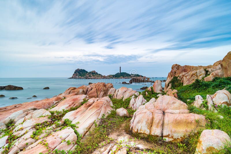Vietnam is a country with a coastline 3,400 km long 2,112 miles. There are beautiful rock formations in the Center of the country. Vietnam is a country with a coastline 3,400 km long 2,112 miles. There are beautiful rock formations in the Center of the country