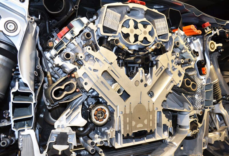 Seção transversal de um motor do carro imagens de stock Seção transversal de um motor do carro imagens de stock