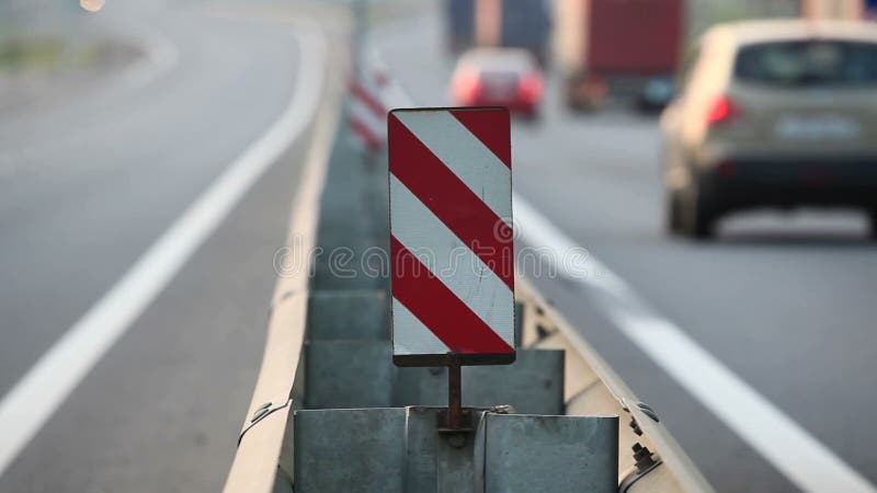 Señales de tráfico en la carretera