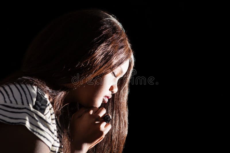 Señora joven Praying fotografía de archivo Señora joven Praying fotografía de archivo
