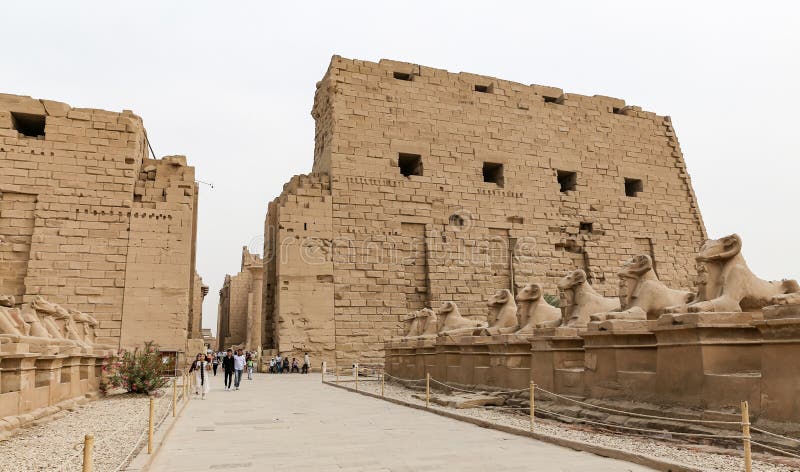 Sfinxen in Karnak-Tempel, Luxor, Egypte royalty-vrije stock fotografie Sfinxen in Karnak-Tempel, Luxor, Egypte royalty-vrije stock fotografie