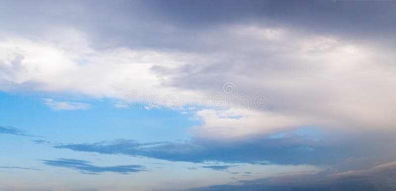 Sfondo Del Cielo Azzurro E Nuvole Bianche Sfondo Del Cielo