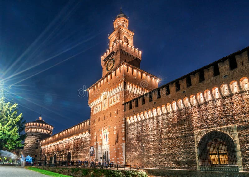 Sforza Castle (Castello Sforzesco) στο Μιλάνο, Ιταλία στοκ εικόνα με δικαίωμα ελεύθερης χρήσης Sforza Castle (Castello Sforzesco) στο Μιλάνο, Ιταλία στοκ εικόνα με δικαίωμα ελεύθερης χρήσης