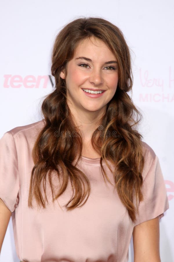 Shailene Woodley Natural