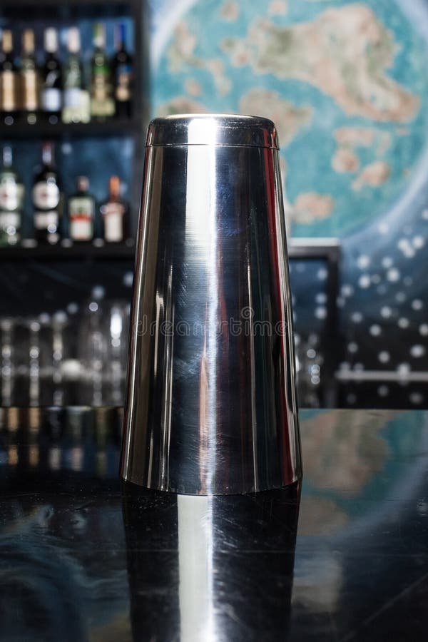 Shaker Bar Tool for Preparing and Mixing Liquids of Alcoholic Cocktails