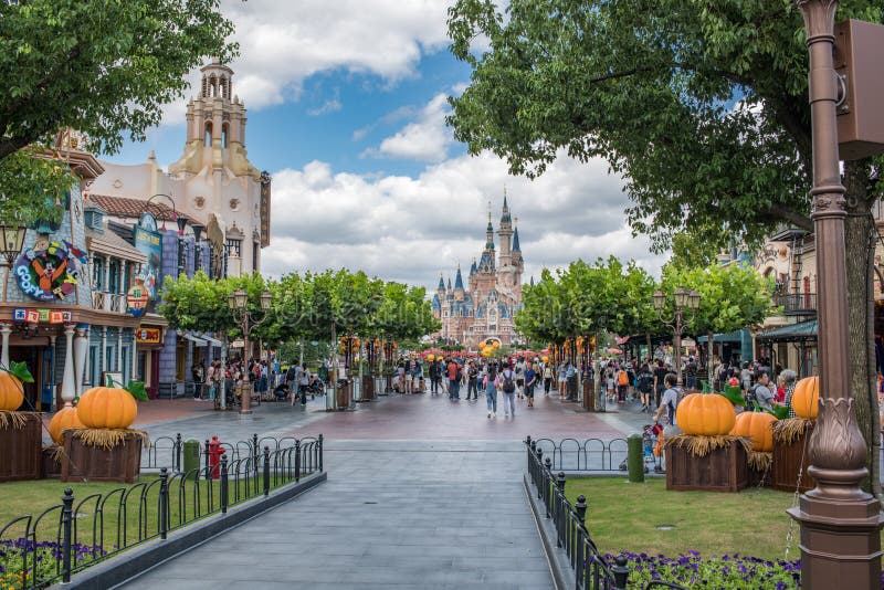 Disneyland de Xangai, na China foto de stock