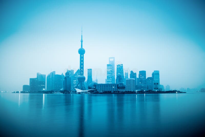 shanghai soluppgång royaltyfria bilder shanghai soluppgång royaltyfria bilder
