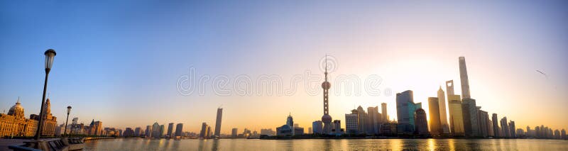 Shanghai soluppgångpanorama royaltyfri fotografi Shanghai soluppgångpanorama royaltyfri fotografi