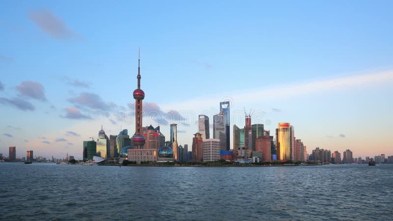 Shanghai van dag aan nacht, die timelapse zoemen. Shanghai van dag aan nacht, die timelapse zoemen.
