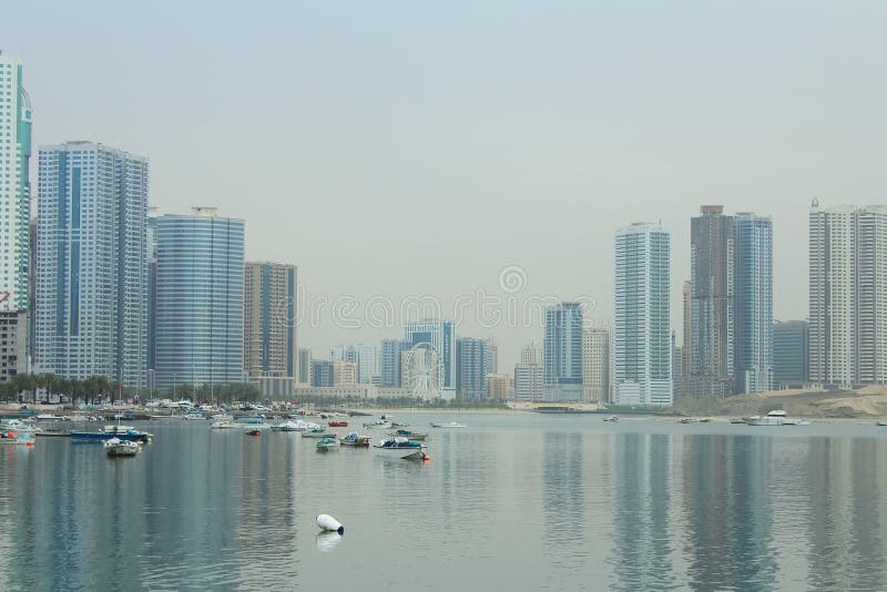 Sharja, United Arab Emirates: Al Khan Lagoon imagen de archivo libre de regalías Sharja, United Arab Emirates: Al Khan Lagoon imagen de archivo libre de regalías