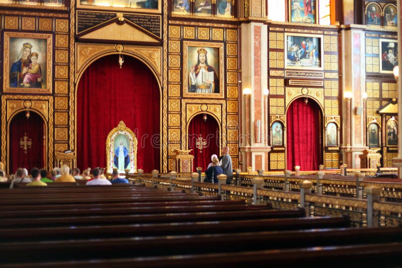 Sharm el sheik egypt, december 2019 : Kokotisk ortodoxa kyrkans inre alla helgon kyrka. alla helgon i heavens samaeyeen