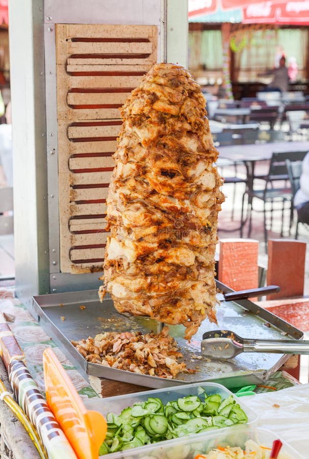 Shawarma é um do prato o mais popular do fast food imagens de stock Shawarma é um do prato o mais popular do fast food imagens de stock