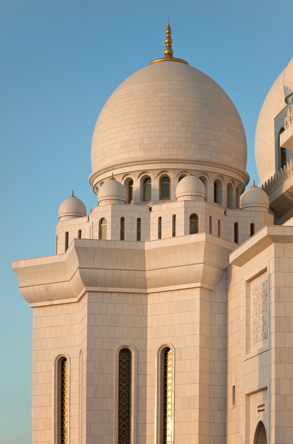 Sheikh Zayed Mosque di marmo bianco di Abu Dhabi immagini stock libere da diritti Sheikh Zayed Mosque di marmo bianco di Abu Dhabi immagini stock libere da diritti