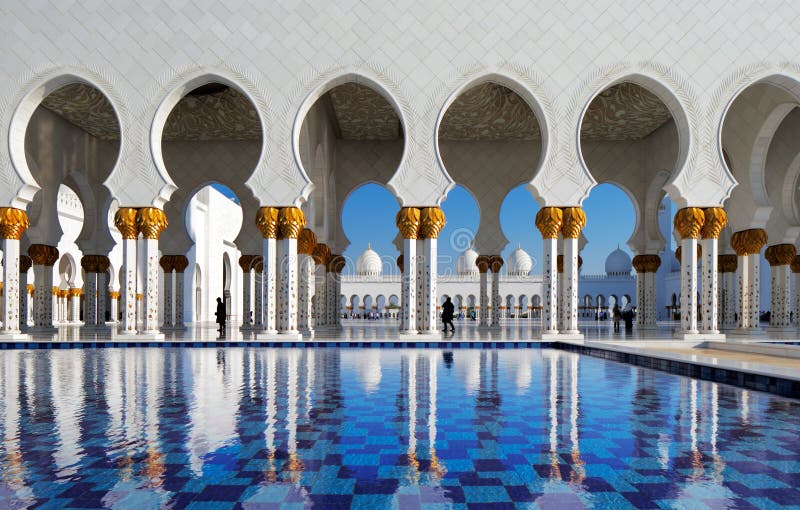 Sheikh το μεγάλο μουσουλμανικό τέμενος Zayed, Αμπού Ντάμπι είναι το μεγαλύτερο στα Ε. Α. Ε. στοκ εικόνες