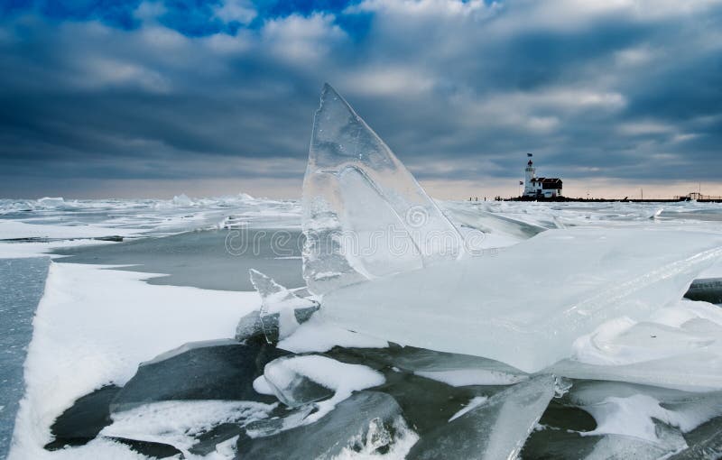 Shelf ice and lighthouse