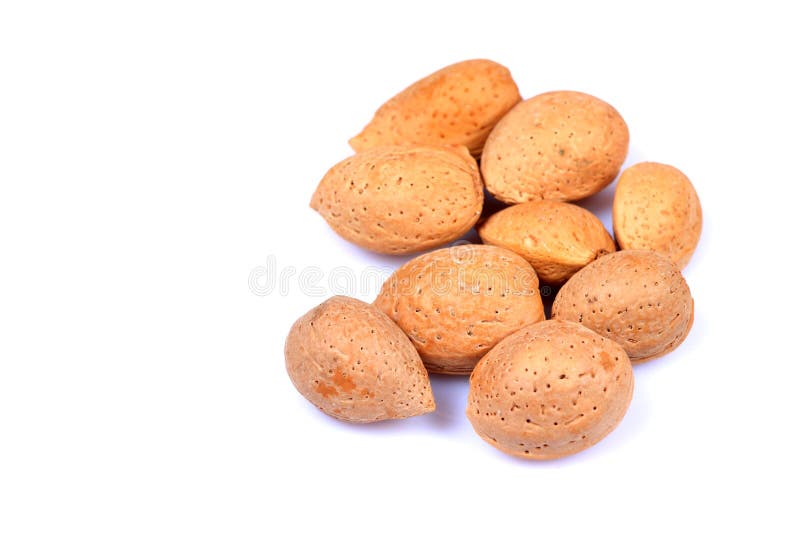 Shell almonds