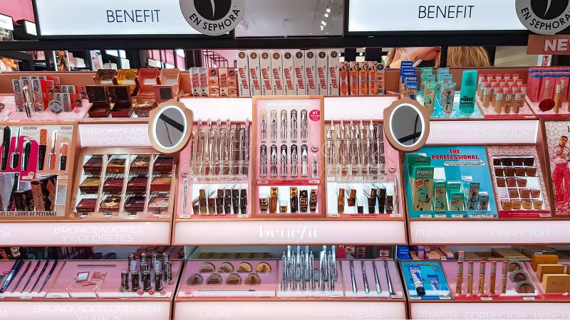 Benefit cosmetics hi-res stock photography and images - Alamy