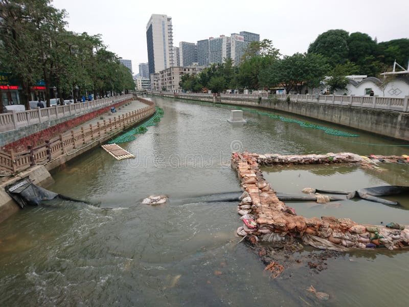 Shenzhen, China: xixiang rivierbouw , bescherming van het rivierbeheerproject royalty-vrije stock foto's Shenzhen, China: xixiang rivierbouw , bescherming van het rivierbeheerproject royalty-vrije stock foto's