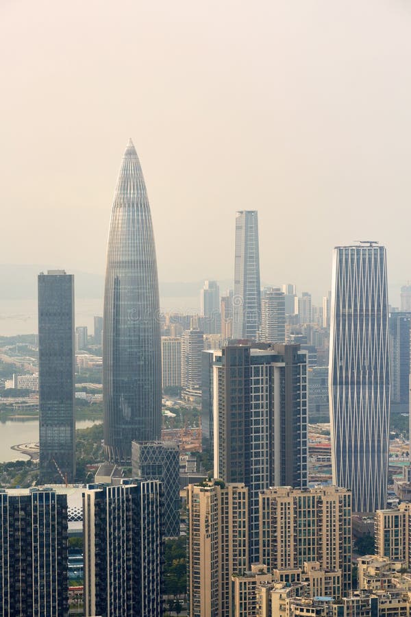 Shenzhen cityscape panorama aérien chine. Vue de la ville de shenzhen avec des bâtiments modernes et des points de repère de nanshan quartier high tech park.