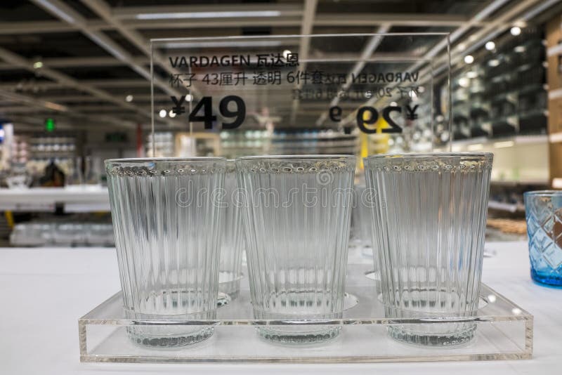Shenzhen IKEA centrum handlowe, zapocz?tkowywa od P??nocnego magazynu ?a?cuchu, ja sprzedaje gromadzi? meble i tak?e dostarcza go zdjęcie stock Shenzhen IKEA centrum handlowe, zapocz?tkowywa od P??nocnego magazynu ?a?cuchu, ja sprzedaje gromadzi? meble i tak?e dostarcza go zdjęcie stock