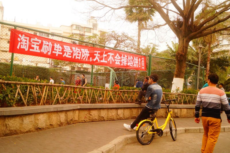 Shenzhen Kina: advertizingbaner som förhindrar online-bedrägeri