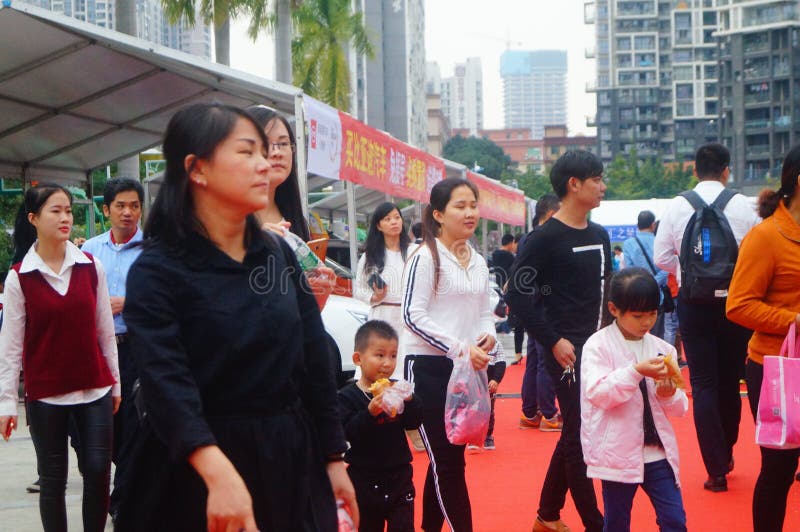 Shenzhen Kina: Auto utställningförsäljningsplats arkivbilder Shenzhen Kina: Auto utställningförsäljningsplats arkivbilder