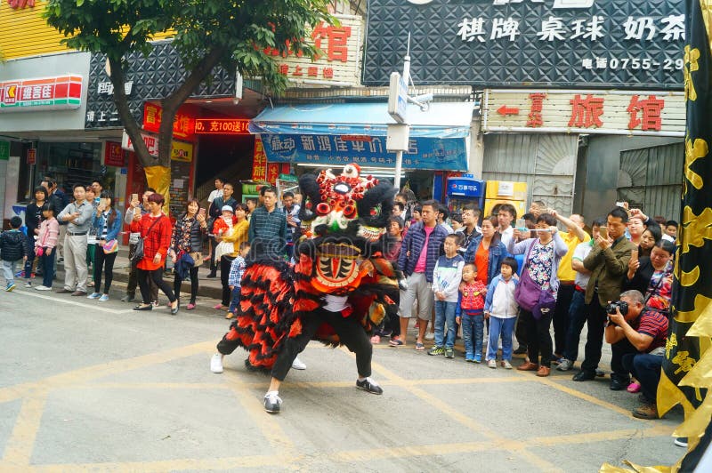 Shenzhen, Κίνα: παρέλαση φεστιβάλ ναών, δραστηριότητες χορού λιονταριών στοκ εικόνες με δικαίωμα ελεύθερης χρήσης