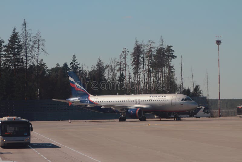 Sheremetyevo, Москва, Россия - 14-ое сентября 2018: Самолеты Vavilov „на стоянке в аэропорте стоковое изображение rf Sheremetyevo, Москва, Россия - 14-ое сентября 2018: Самолеты Vavilov „на стоянке в аэропорте стоковое изображение rf