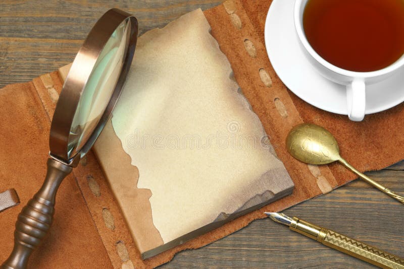 Sherlock Holmes Concept. Gereedschap van een Privédetective Op de Houten Tab royalty-vrije stock afbeelding