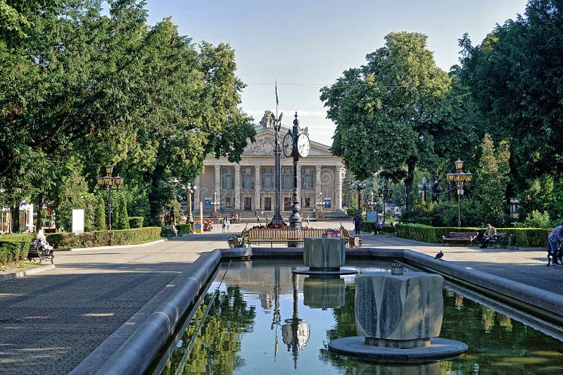 Shevcheko boulevard i Ternopil, Ukraina arkivbild Shevcheko boulevard i Ternopil, Ukraina arkivbild