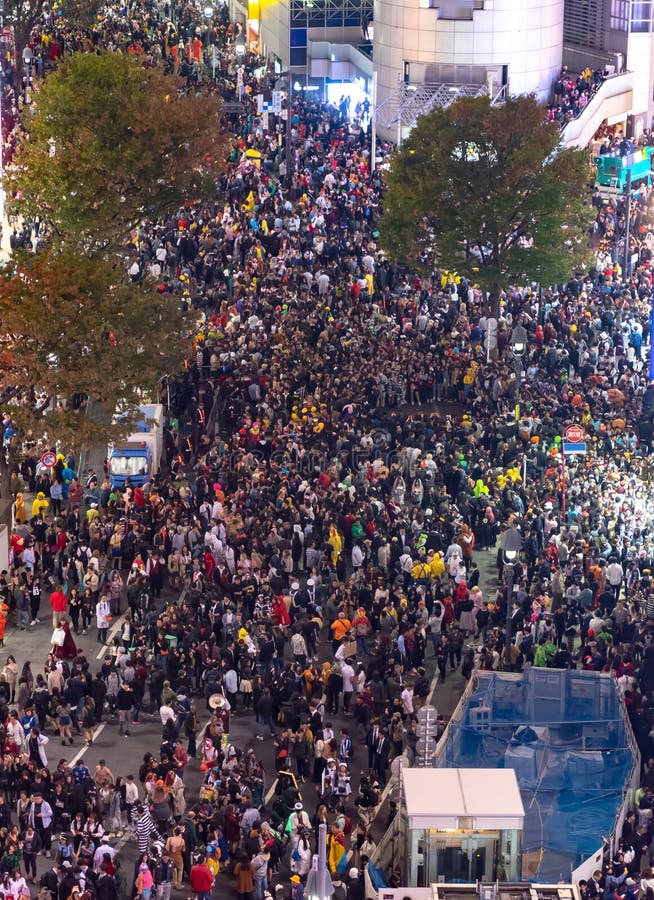 Shibuya Halloween Nel 2025 Festaioli Del Costume Al Distretto Di