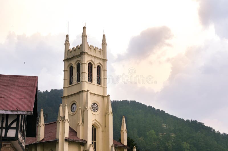 Shimla εκκλησιών Χριστού που πυροβολείται ενάντια σε έναν νεφελώδη ουρανό στοκ φωτογραφία Shimla εκκλησιών Χριστού που πυροβολείται ενάντια σε έναν νεφελώδη ουρανό στοκ φωτογραφία
