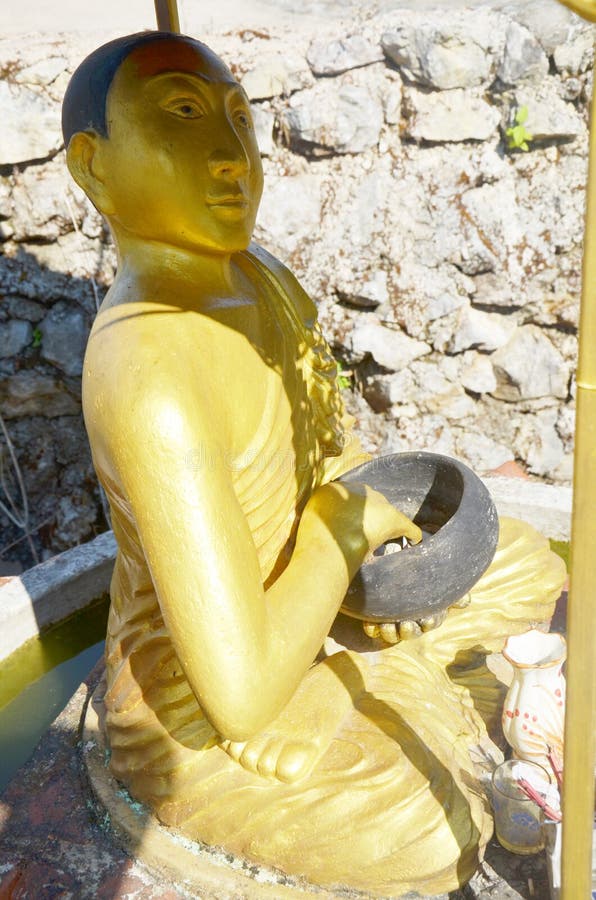 Shin Upagutta- oder Upakhut-Buddha Bildstatue Birma-Art bei Tai Ta Ya Monastery stockbild Shin Upagutta- oder Upakhut-Buddha Bildstatue Birma-Art bei Tai Ta Ya Monastery stockbild