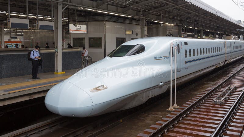 Shinkansentrein in de post van Osaka royalty-vrije stock foto's Shinkansentrein in de post van Osaka royalty-vrije stock foto's
