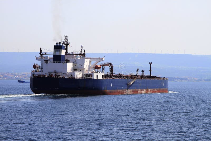 Ship tanker