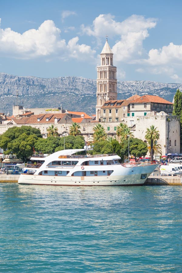 Ships in the Port of Split. Editorial Image Image of cloud, transport