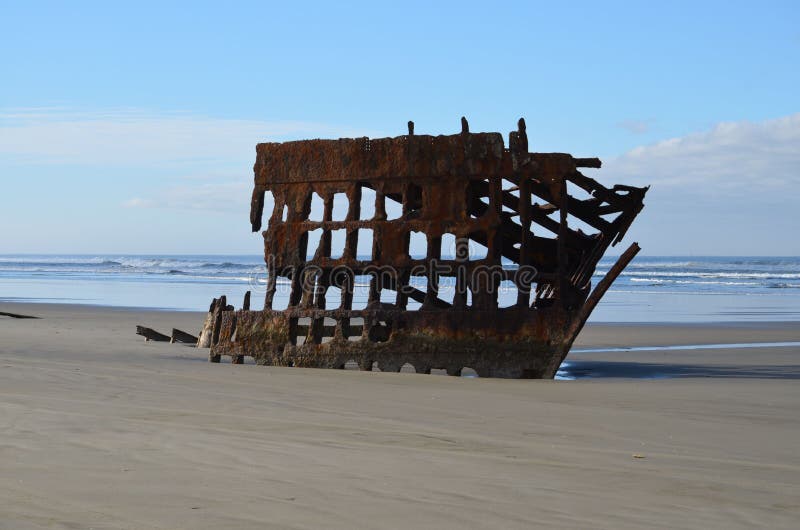 Shipwreck Of The Peter Iredale Outside Of Astoria Oregon Coast Stock