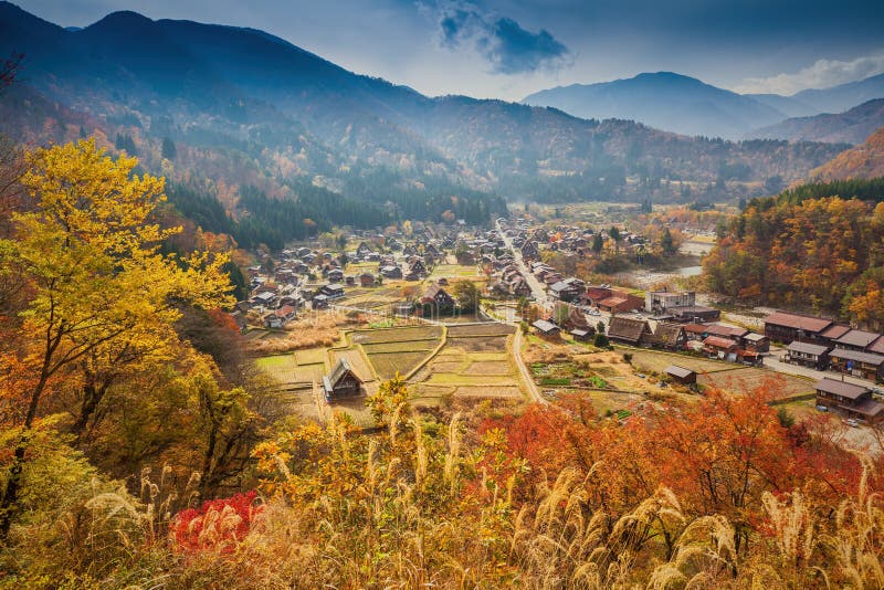 Shirakawa-vont le village en préfecture de Gifu, Japon photographie stock libre de droits Shirakawa-vont le village en préfecture de Gifu, Japon photographie stock libre de droits