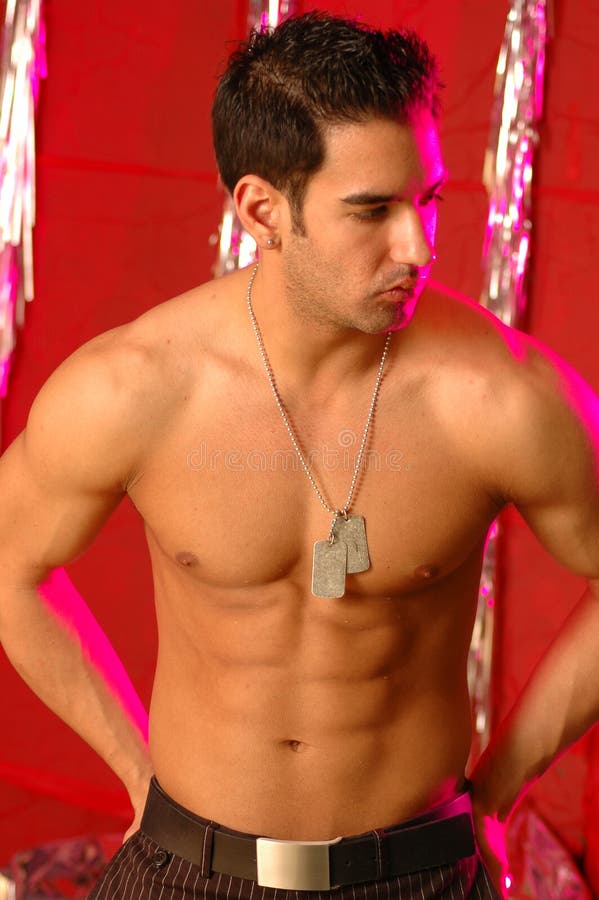 Shirtless mannetje met hondmarkeringen stock foto's Shirtless mannetje met hondmarkeringen stock foto's