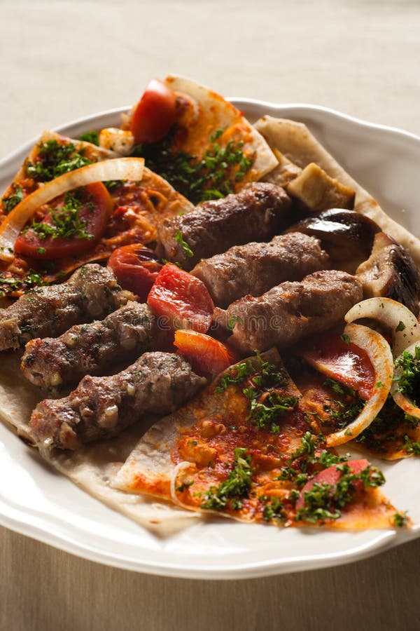 Shish Kebab, Libanesische Küche. Stockfoto - Bild von kebab ...