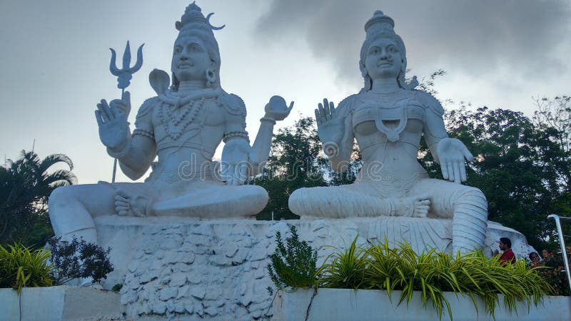 Shiva parvathy statue in kailasagiri in vizag.