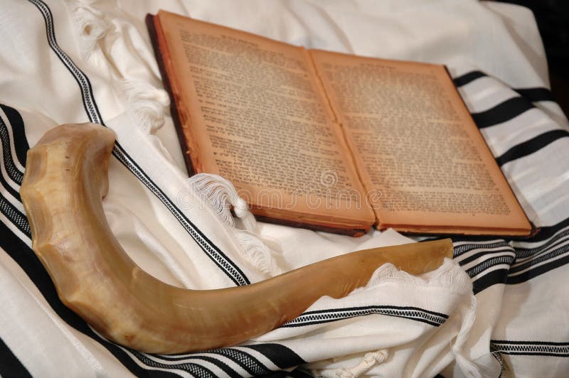 Shofar, libro ebraico e tallit fotografie stock Shofar, libro ebraico e tallit fotografie stock