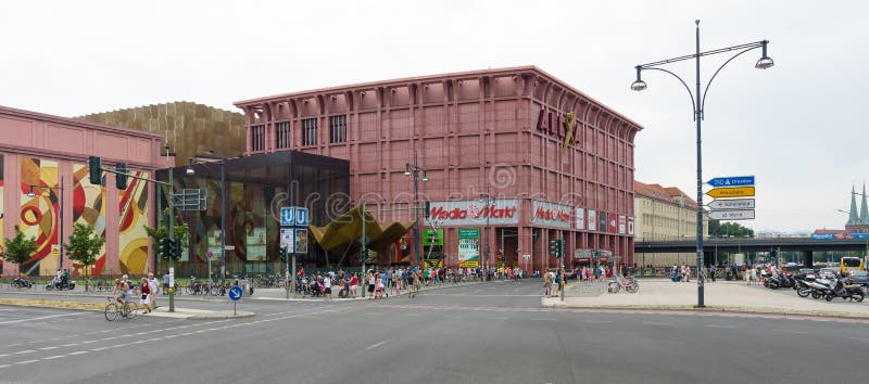 civilisere udtryk sjældenhed Shopping Center Alexa on Alexanderplatz. Editorial Image - Image of  million, guest: 32789435