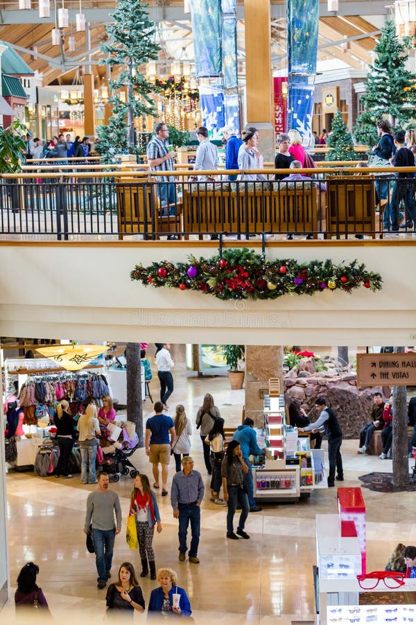 Pictures of Park Meadows Mall at Christmas