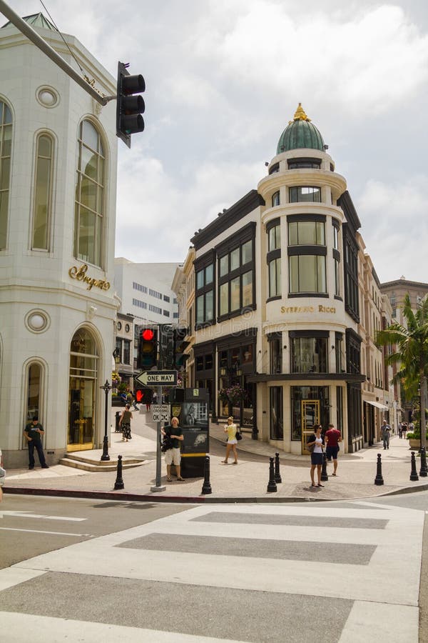 Shopping at Famous Rodeo Drive, Beverly Hills Editorial Photo - Image ...