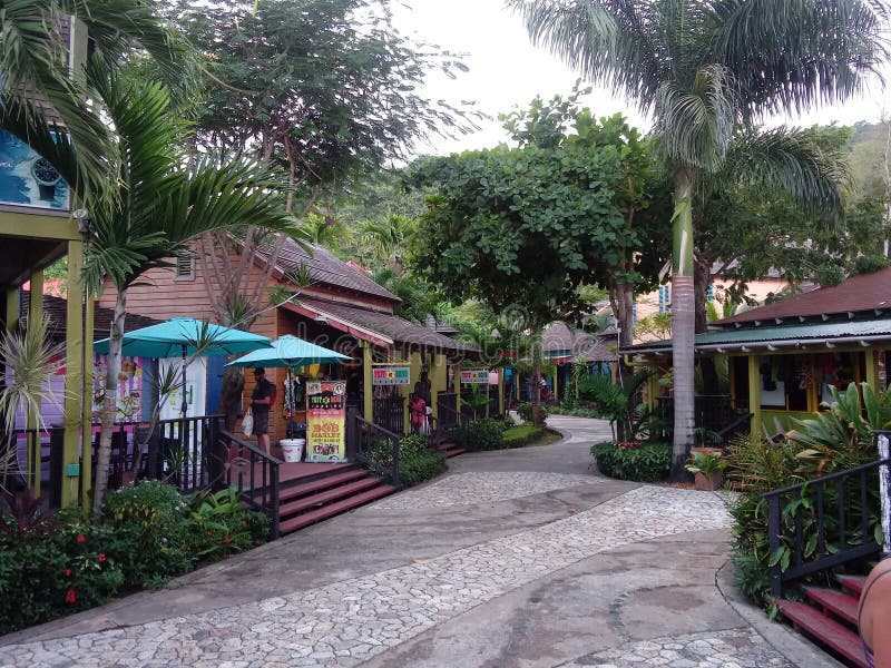 Shopping in Ocho Rios editorial image. Image of ocho 171027620