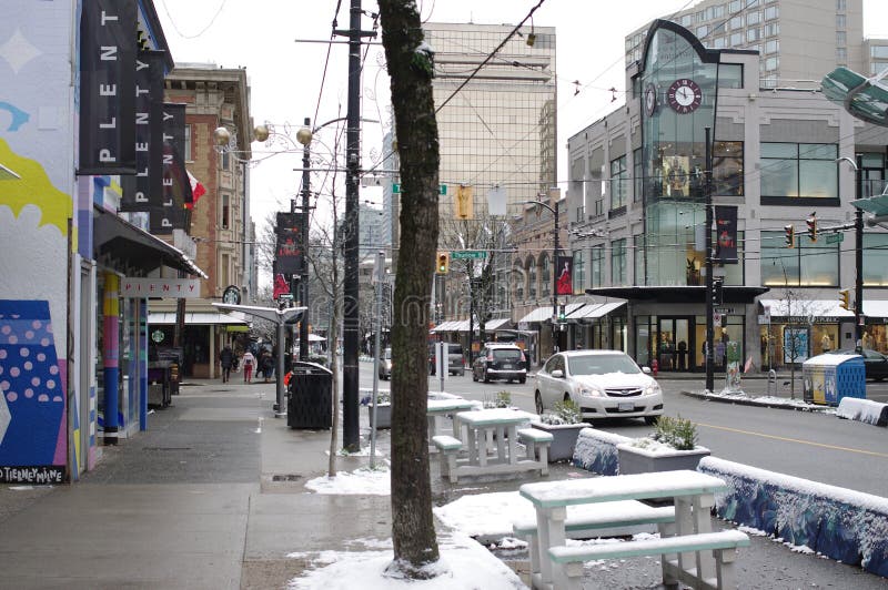 Robson Street street name sign. Robson Street is a famous shopping street  in downtown Vancouver Canada Stock Photo - Alamy