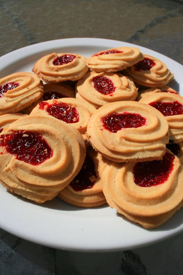 Shortbread ciasteczka matrycują truskawki obraz stock