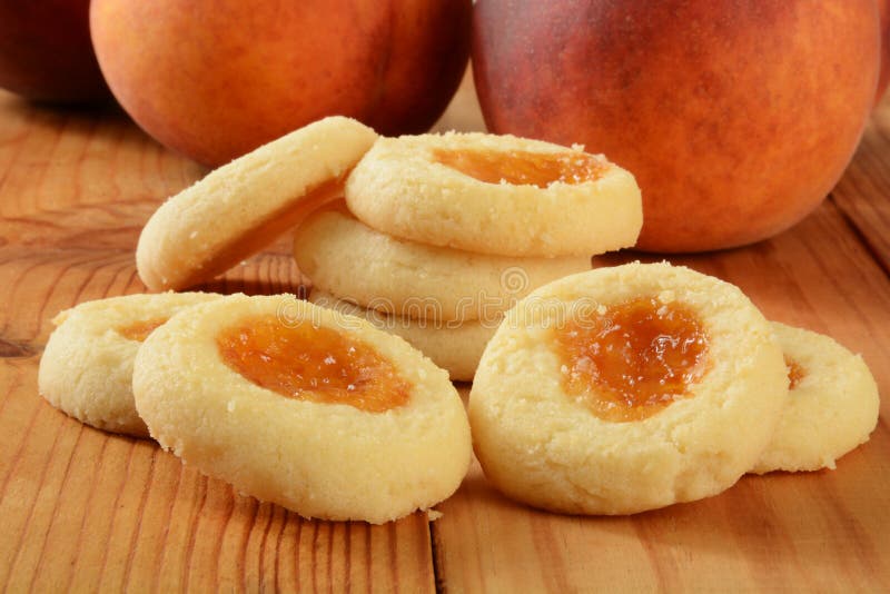 Shortbread ciastka z brzoskwini plombowaniem fotografia royalty free